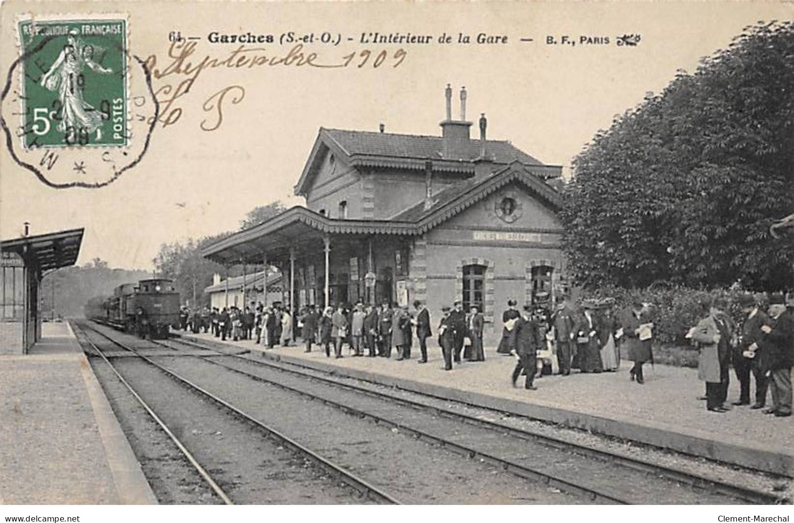 GARCHES - L'Intérieur De La Gare - Très Bon état - Garches