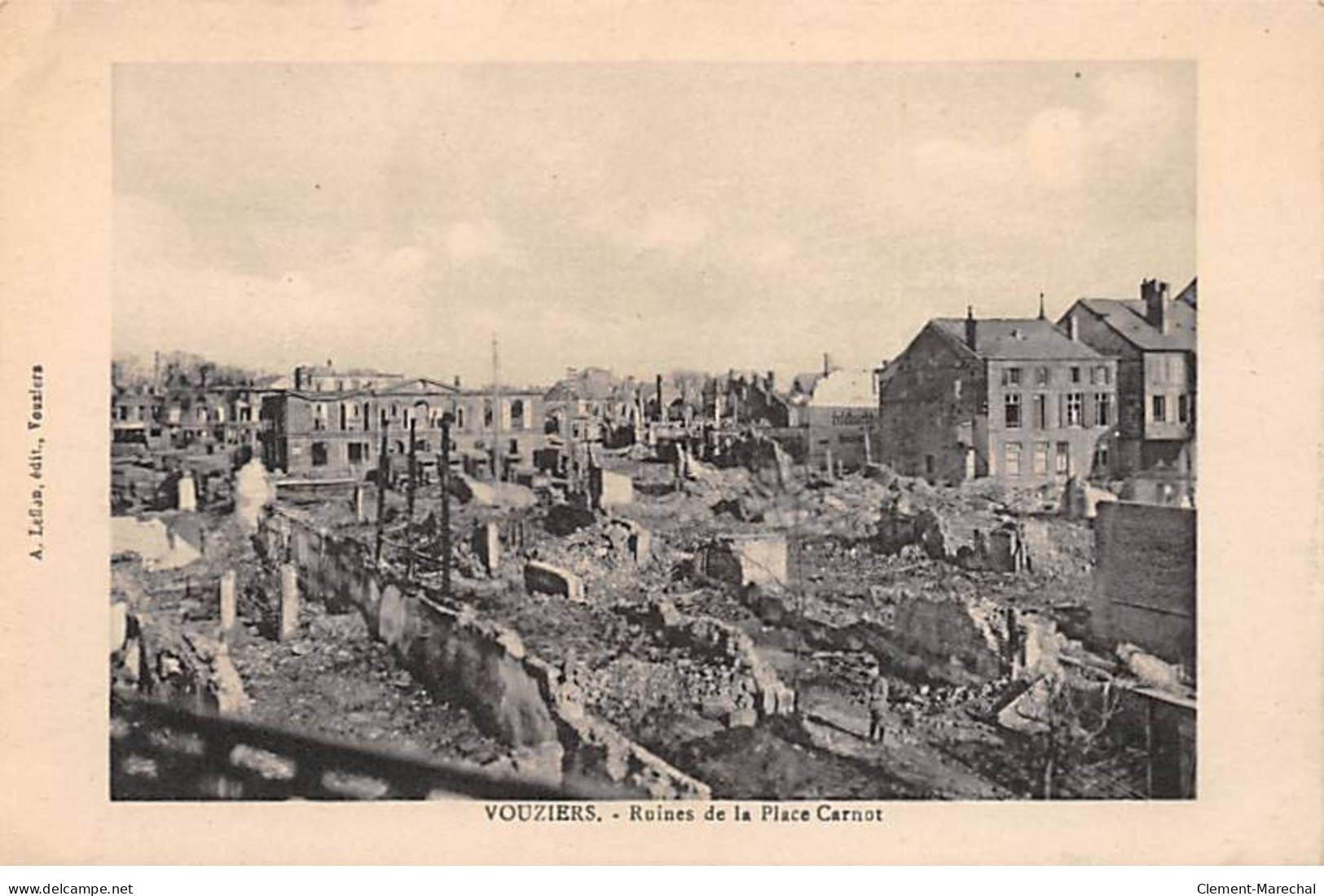 VOUZIERS - Ruines De La Place Carnot - Très Bon état - Vouziers