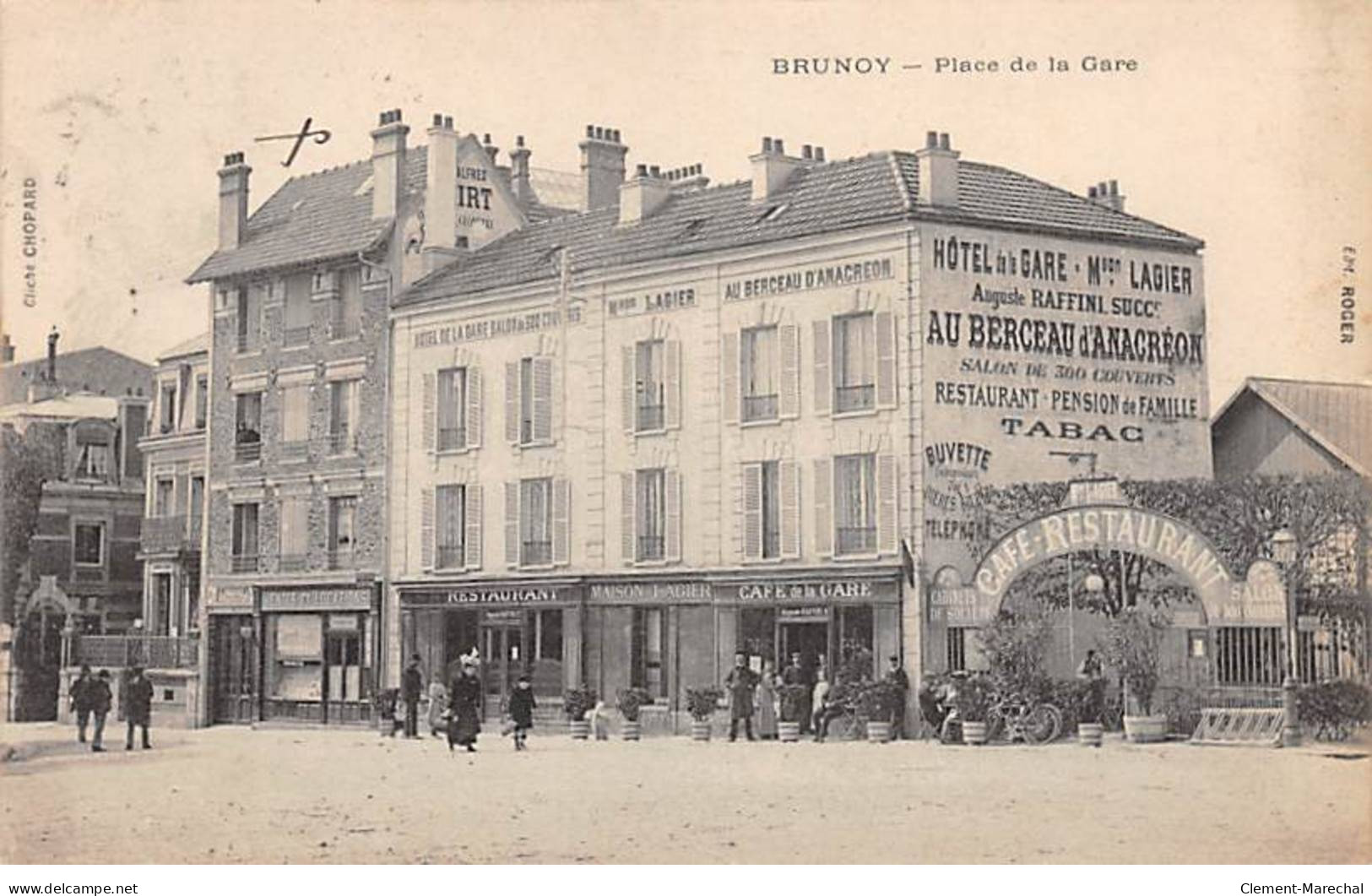 BRUNOY - Place De La Gare - Très Bon état - Brunoy