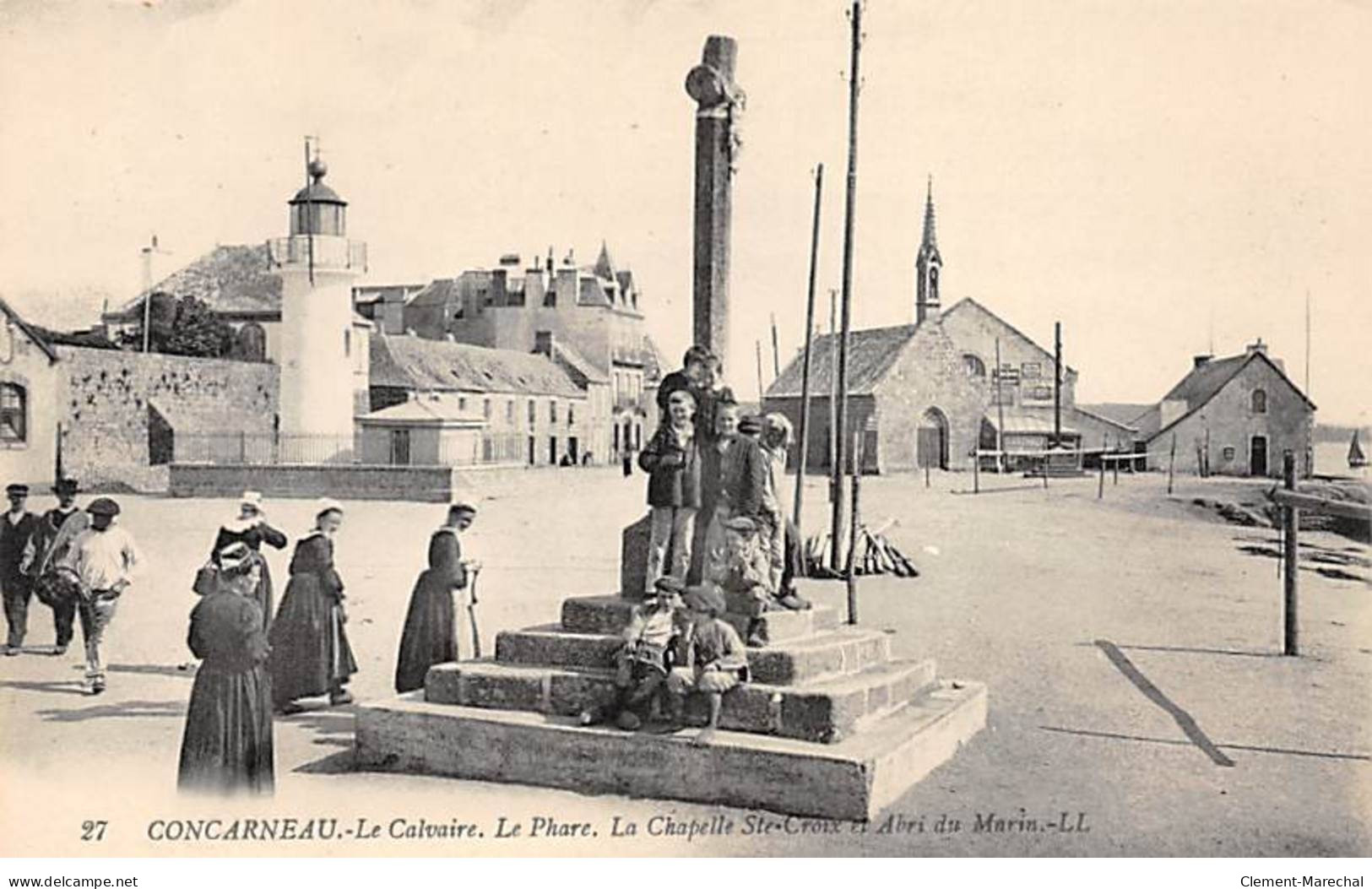 CONCARNEAU - Le Calvaire - Le Phare - La Chapelle Sainte Croix Et Abri Du Marin - Très Bon état - Concarneau