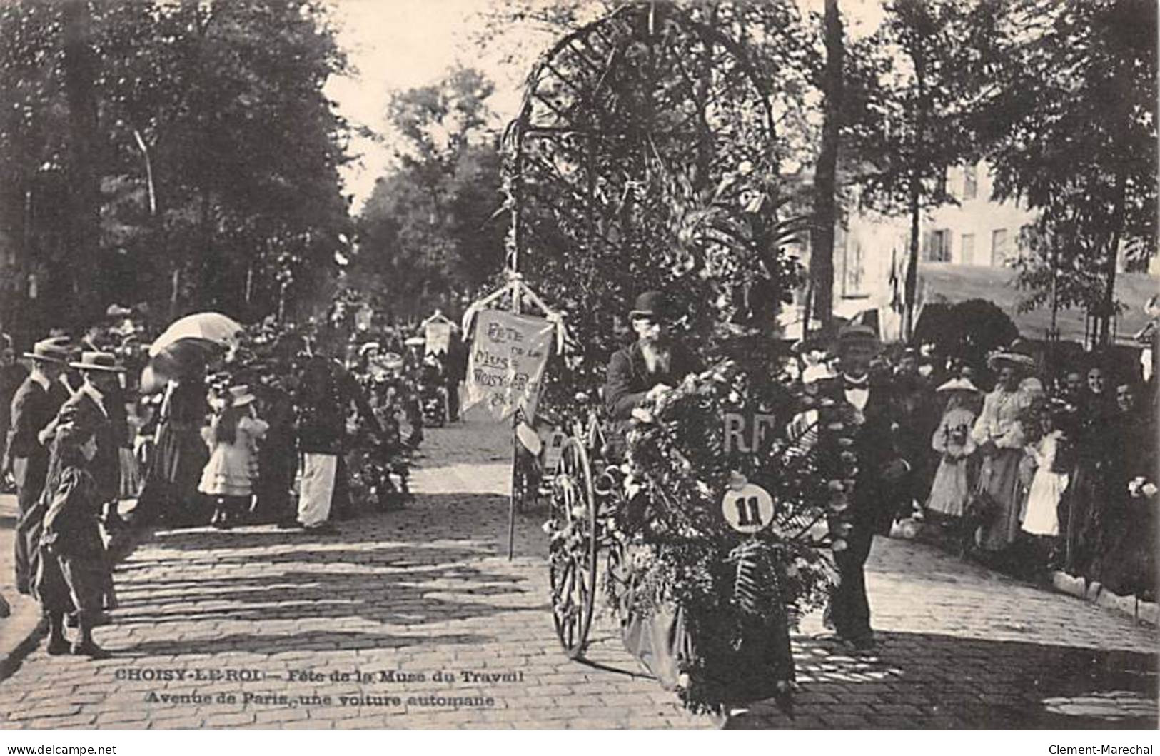 CHOISY LE ROI - Fête De La Muse Du Travail - Avenue De Paris - Une Voiture Automane - Très Bon état - Choisy Le Roi