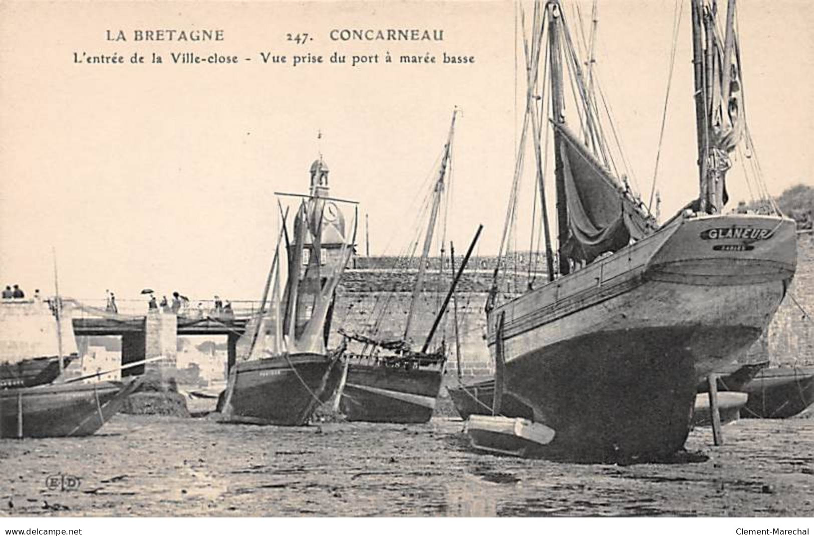 CONCARNEAU - L'entrée De La Ville Close - Vue Prise Du Port à Marée Basse - Très Bon état - Concarneau