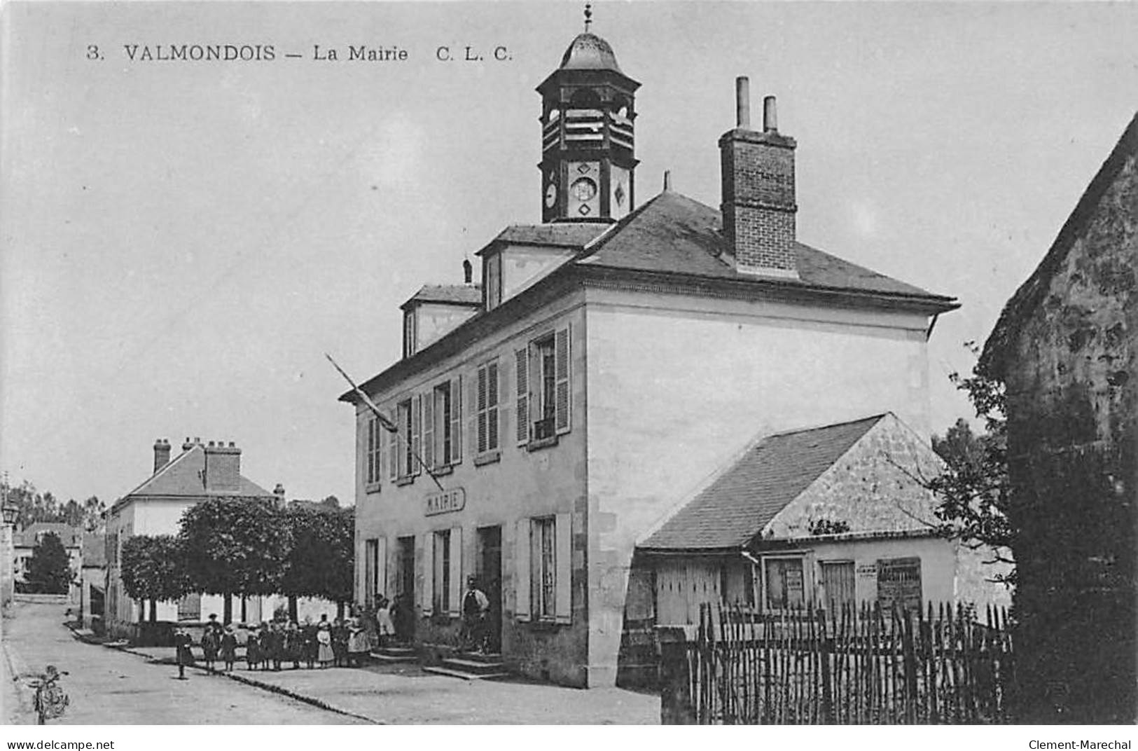 VALMONDOIS - La Mairie - Très Bon état - Valmondois