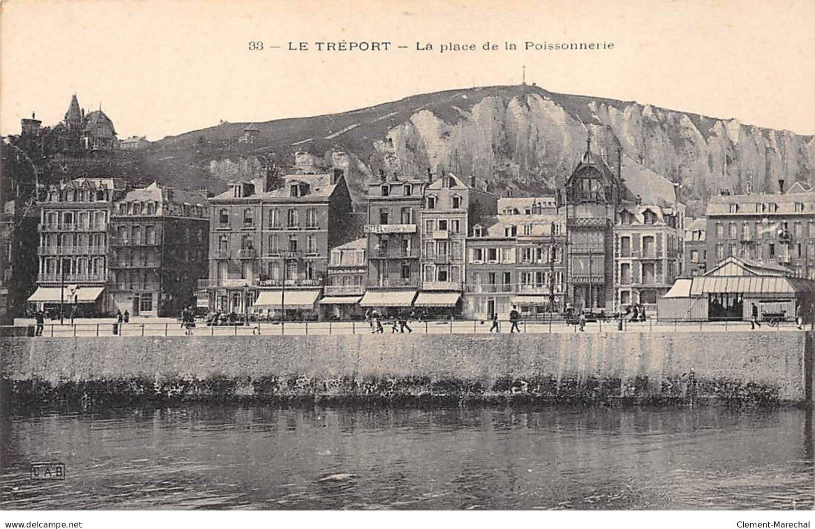 LE TREPORT - La Place De La Poissonnerie - Très Bon état - Le Treport