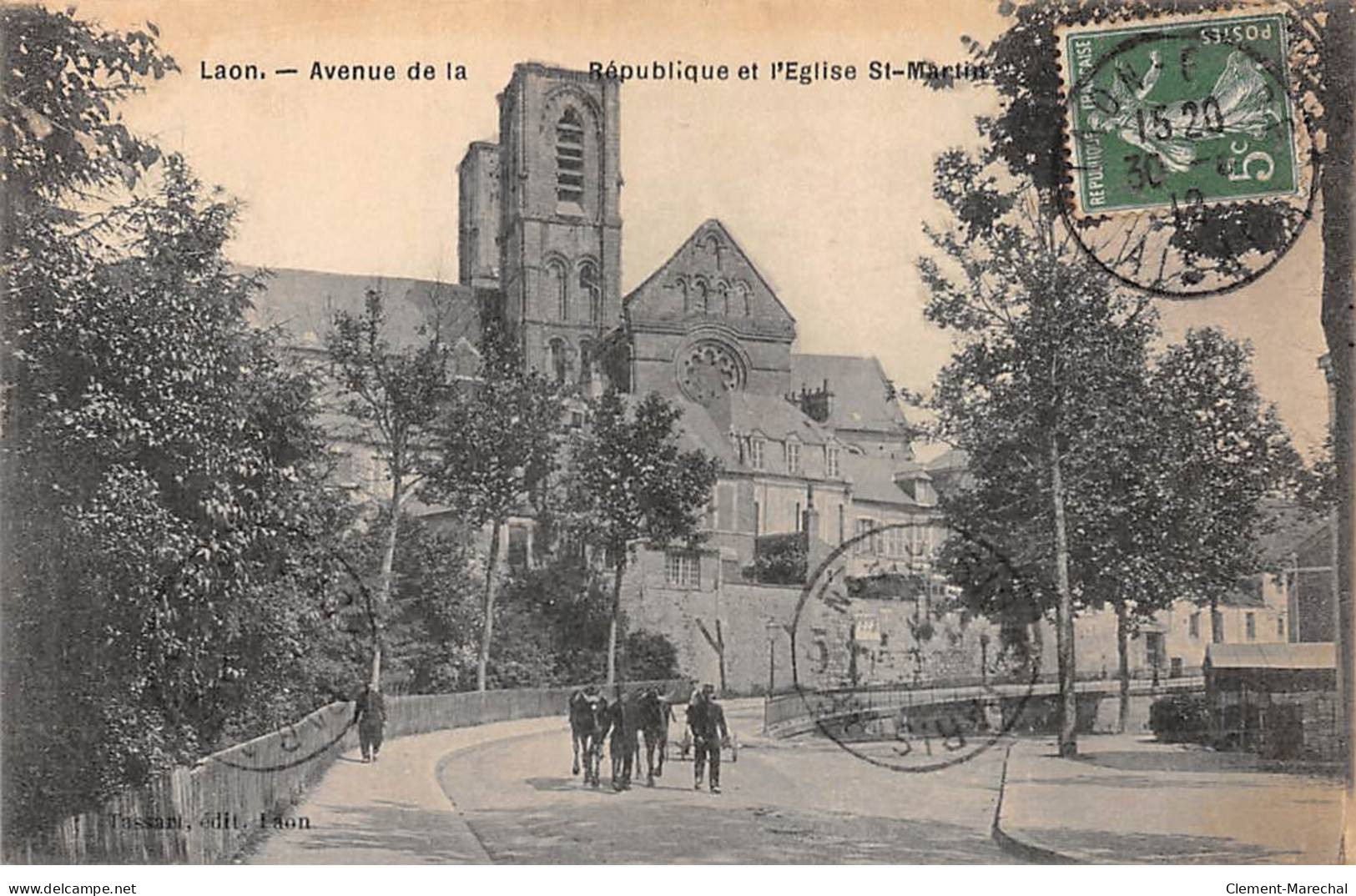 LAON - Avenue De La République Et L'Eglise Saint Martin - Très Bon état - Laon