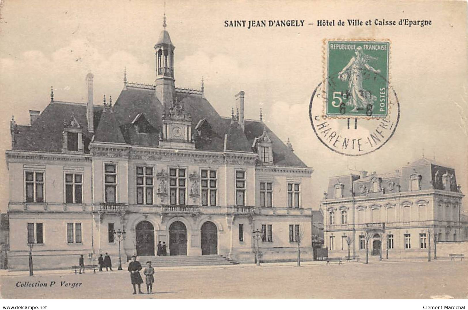 SAINT JEAN D'ANGELY - Hôtel De Ville Et Caisse D'Epargne - état - Saint-Jean-d'Angely
