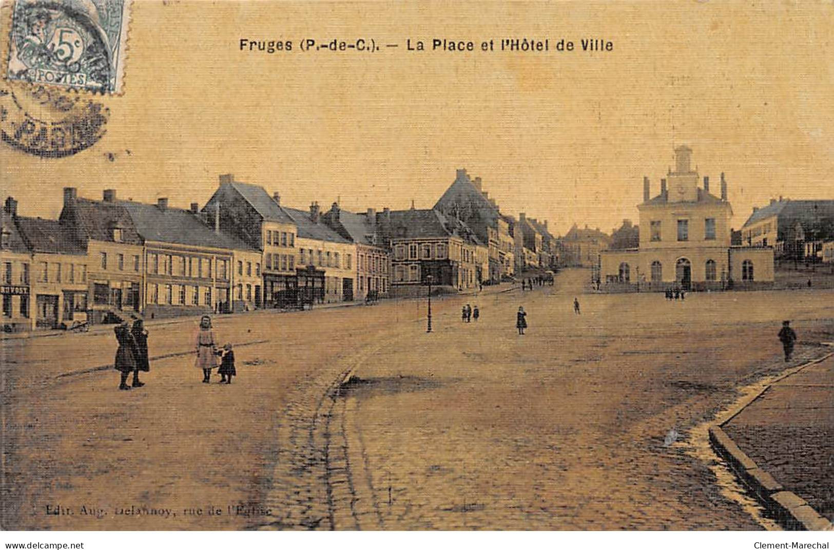 FRUGES - La Place Et L'Hôtel De Ville - Très Bon état - Fruges