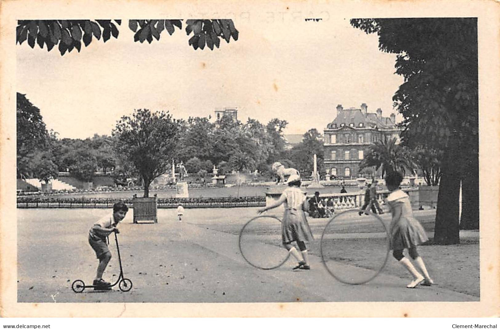 PARIS - Jeux D'Enfants Dans Les Parcs De Paris - Le Luxembourg - état - Parcs, Jardins