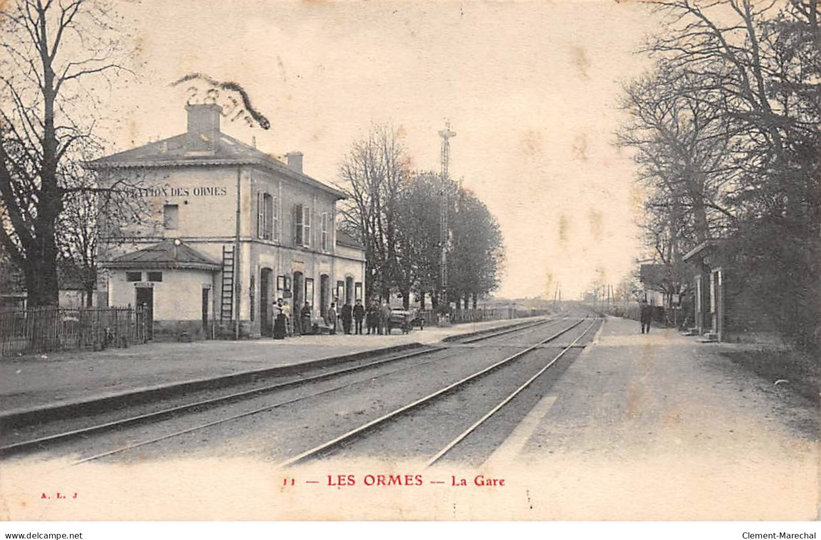 LES ORMES - La Gare - Très Bon état - Other & Unclassified