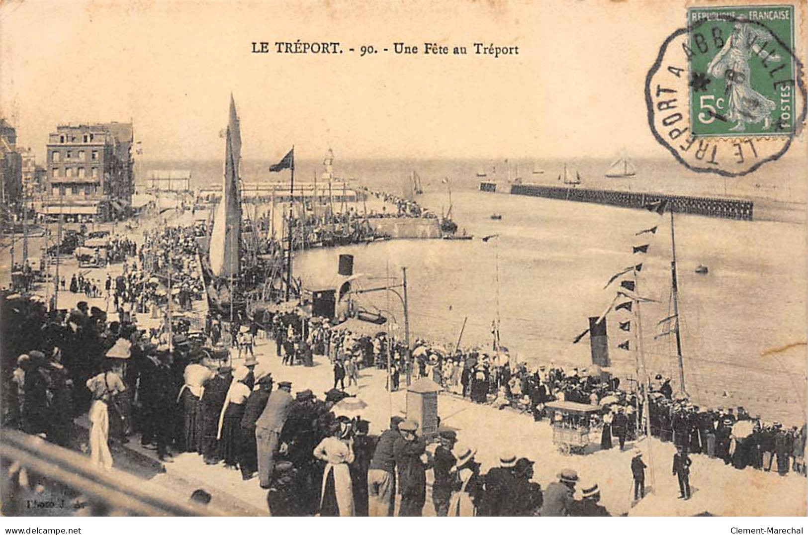 LE TREPORT - Une Fête Au Tréport - état - Le Treport