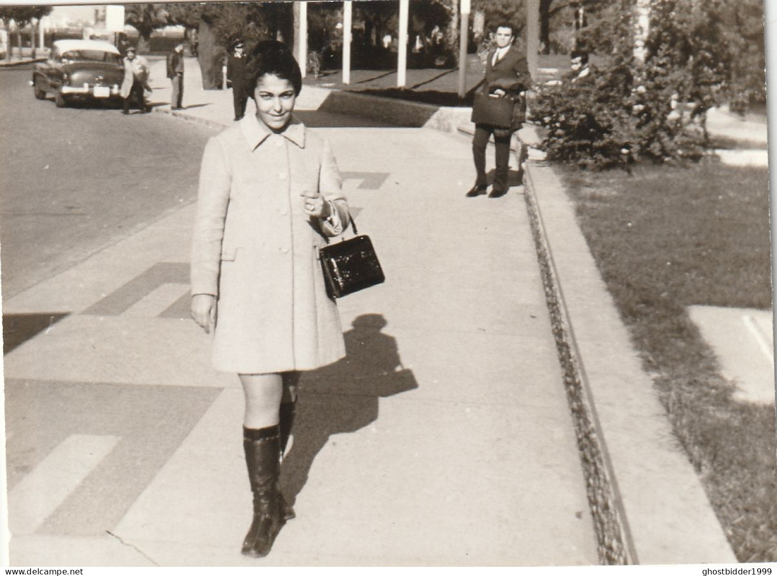 JEWISH JUDAICA TURQUIE  HOTEL ? FAMILY  ARCHIVE SNAPSHOT PHOTO FEMME 7.4X10cm. - Anonymous Persons