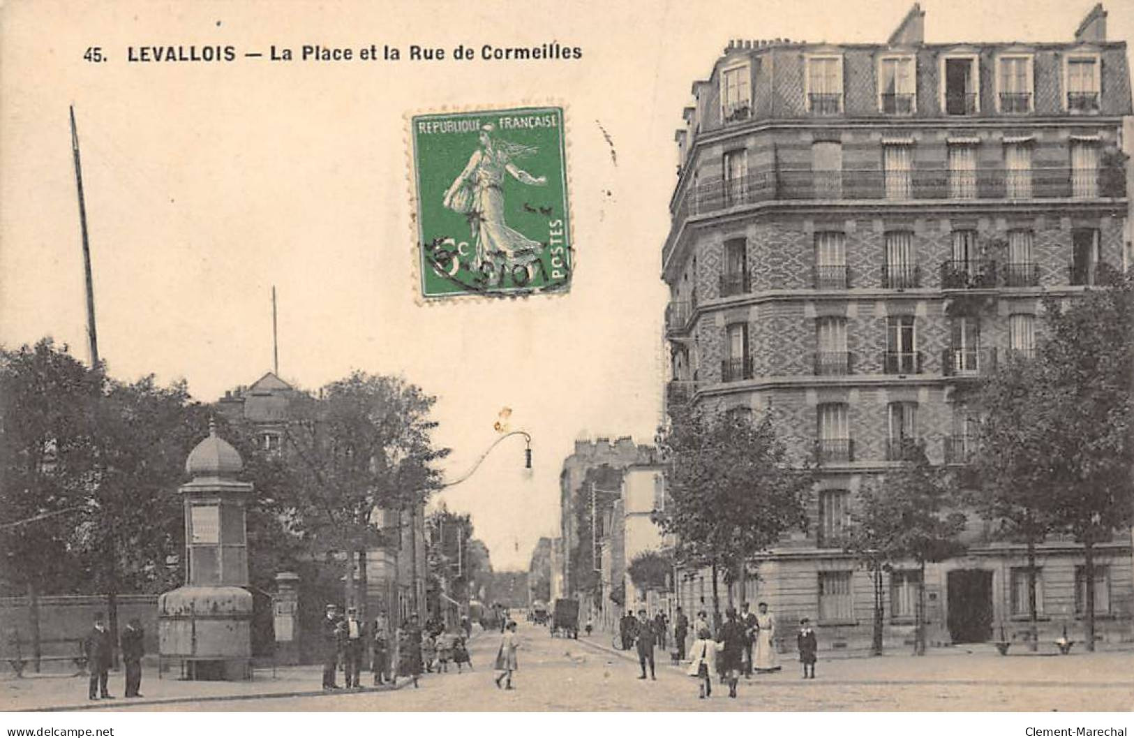 LEVALLOIS - La Place Et La Rue De Cormeilles - Très Bon état - Levallois Perret