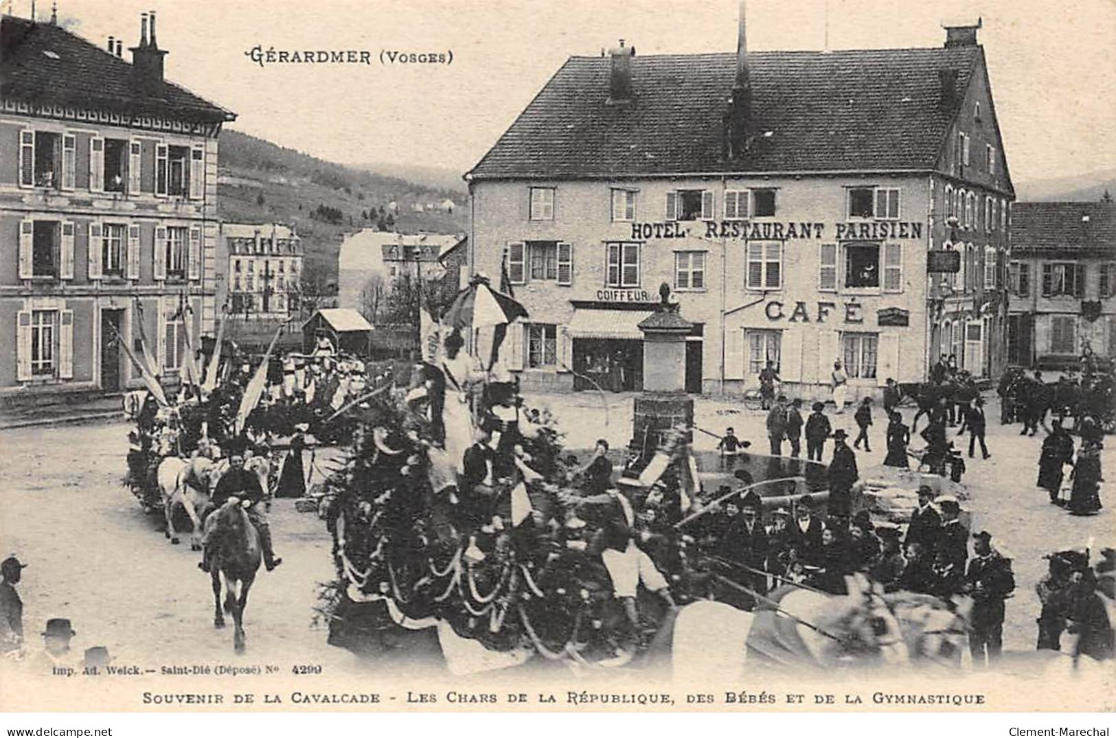 GERARDMER - Souvenir De La Cavalcade - Les Chars De La République, Des Bébés Et De La Gymnastique - Très Bon état - Gerardmer