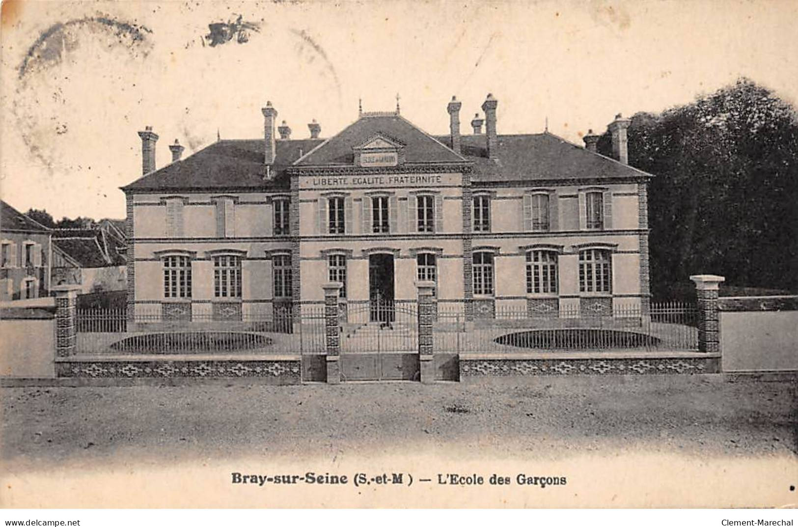 BRAY SUR SEINE - L'Ecole Des Garçons - Très Bon état - Bray Sur Seine
