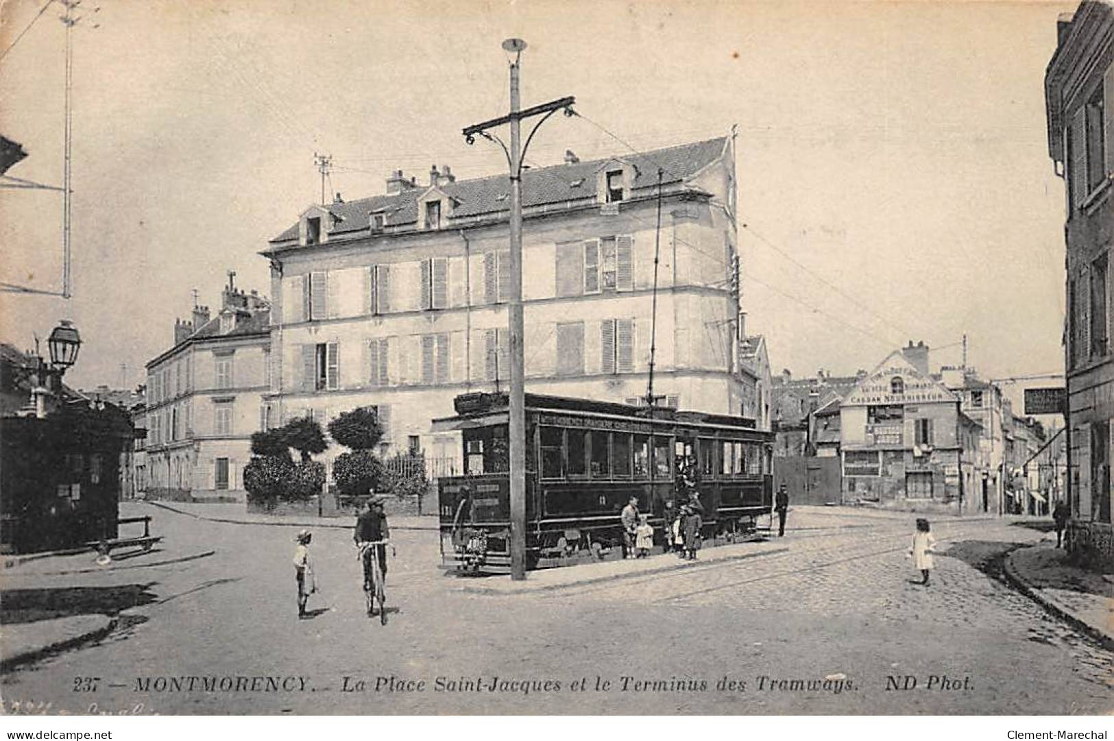 MONTMORENCY - La Place Saint Jacques Et Le Terminus Des Tramways - Très Bon état - Montmorency