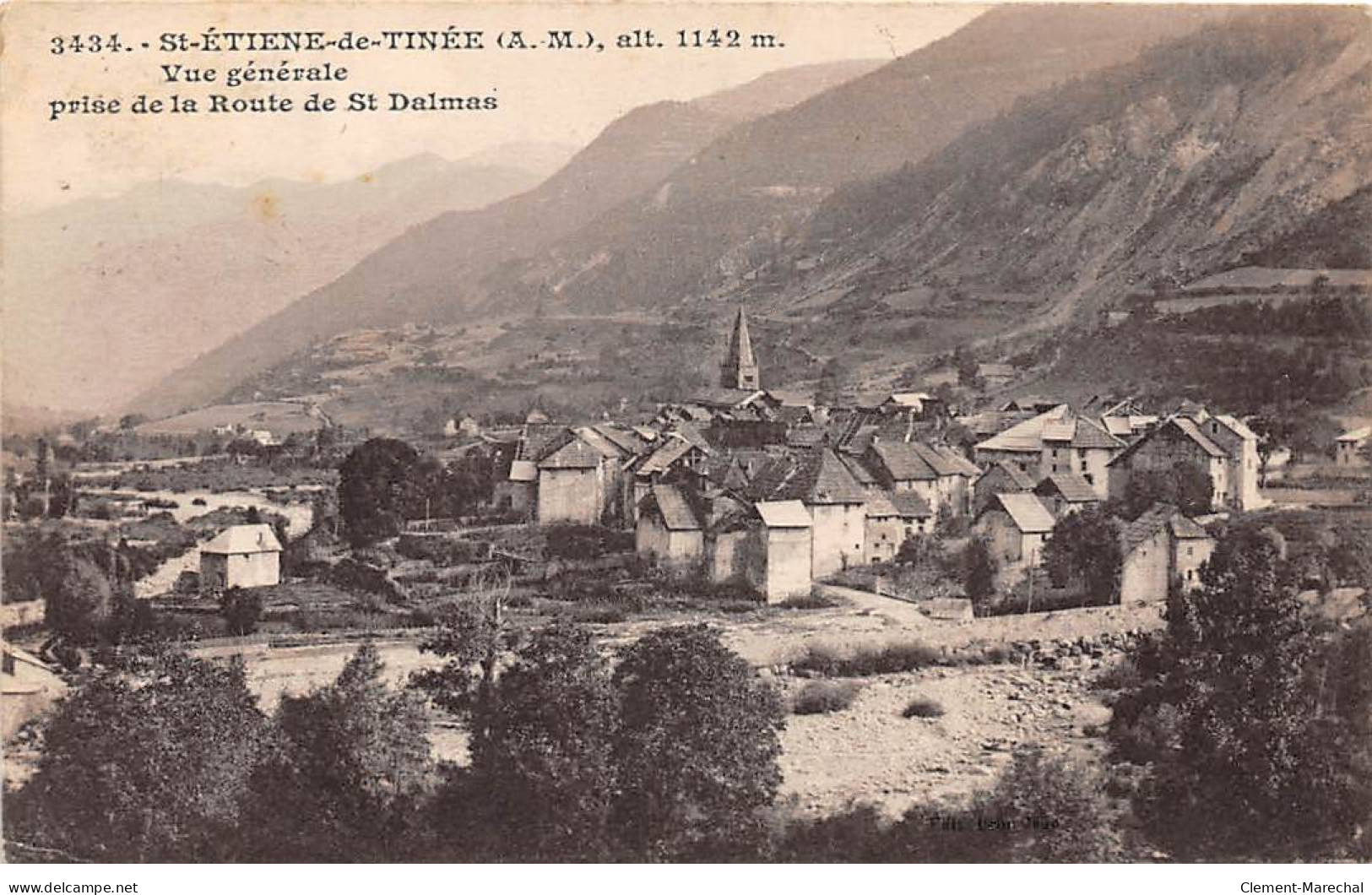 SAINT ETIENNE DE TINEE - Vue Générale Prise De La Route De Saint Dalmas - Très Bon état - Saint-Etienne-de-Tinée