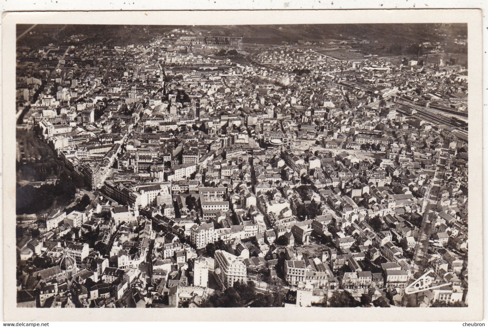 03. VICHY. CPA.  VUE GENERALE. PHOTO AERIENNE PINSON - Vichy