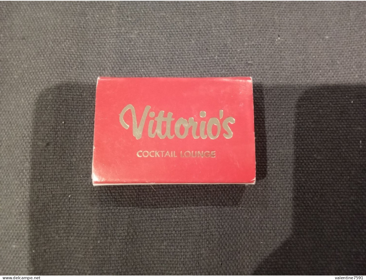 USA . Petite Boîte Aĺlumettes  " Vittorio's Lounge         " Mineapolis - Net  0,80 - Matchboxes
