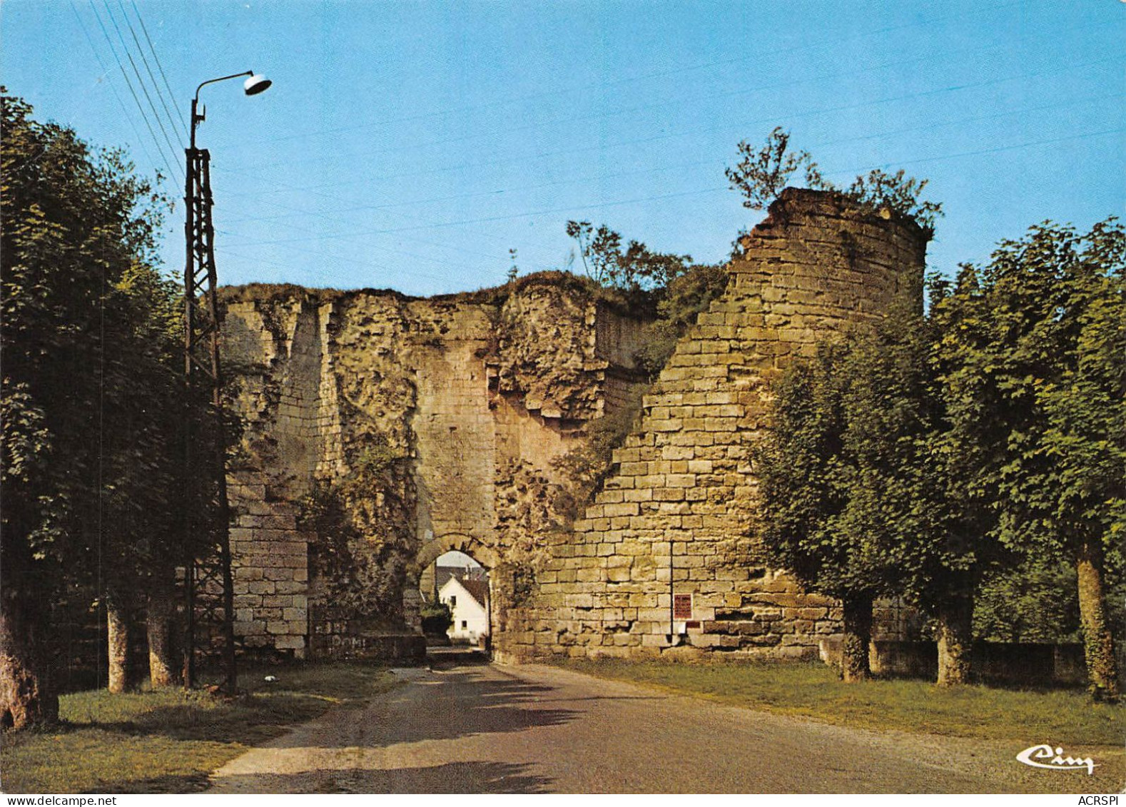 02  Coucy-le-Château-Auffrique La Porte De Laon  (Scan R/V) N°   35   \PB1119 - Guise