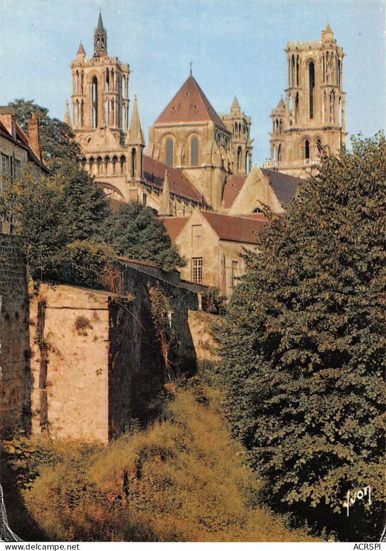 02 LAON  Cathédrale Vue Des Remparts    (Scan R/V) N°   35   \PB1118 - Laon