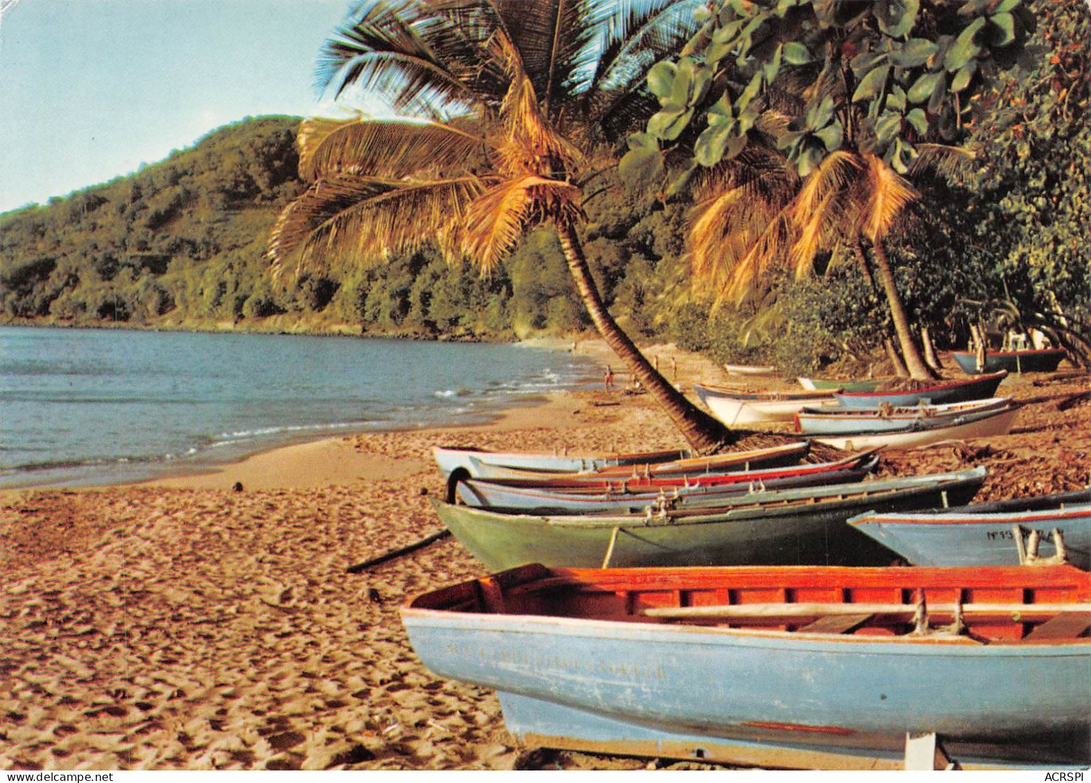 97  Guadeloupe  Les Saintes Bateaux Saintois Sur La Plage   (Scan R/V) N°   20   \PB1112 - Pointe A Pitre