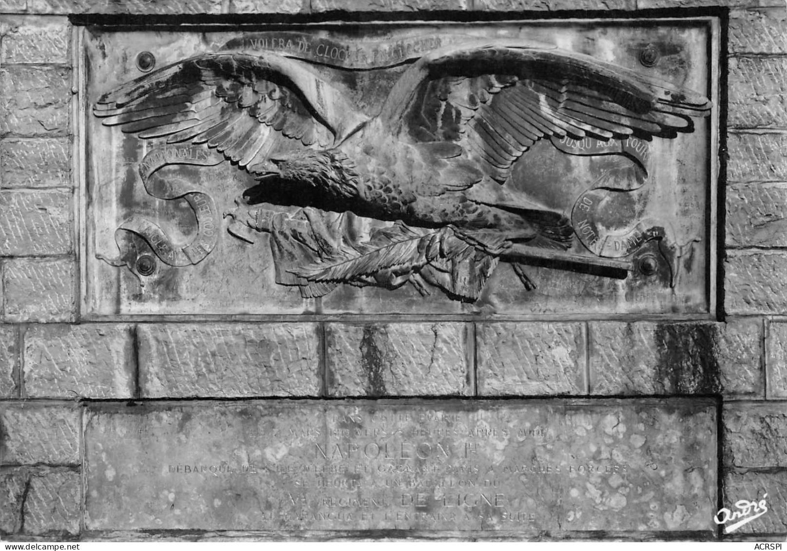 38 Laffrey Entrée De La Prairie Aigle Sculpté Sur La Stèle De Napoleon             (Scan R/V) N°   4   \PB1125 - Laffrey