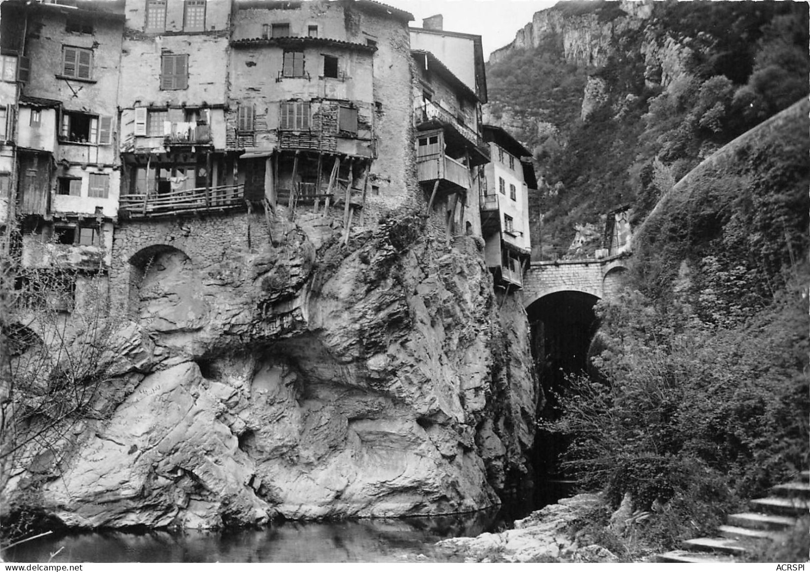 38  Pont-en-Royans Vieilles Maisons Sur La Bourne  (Scan R/V) N°   39   \PB1123 - Pont-en-Royans