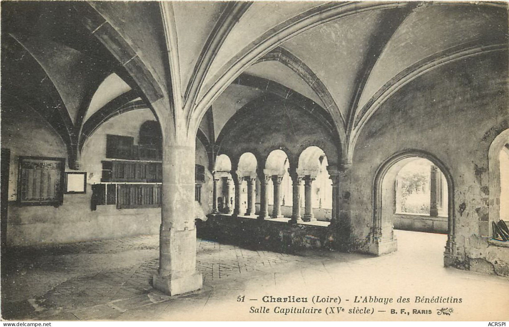42 Loire Charlieu L'abbaye Des Bénédictins Salle Capitulaire   N° 11 \MN6040 - Charlieu