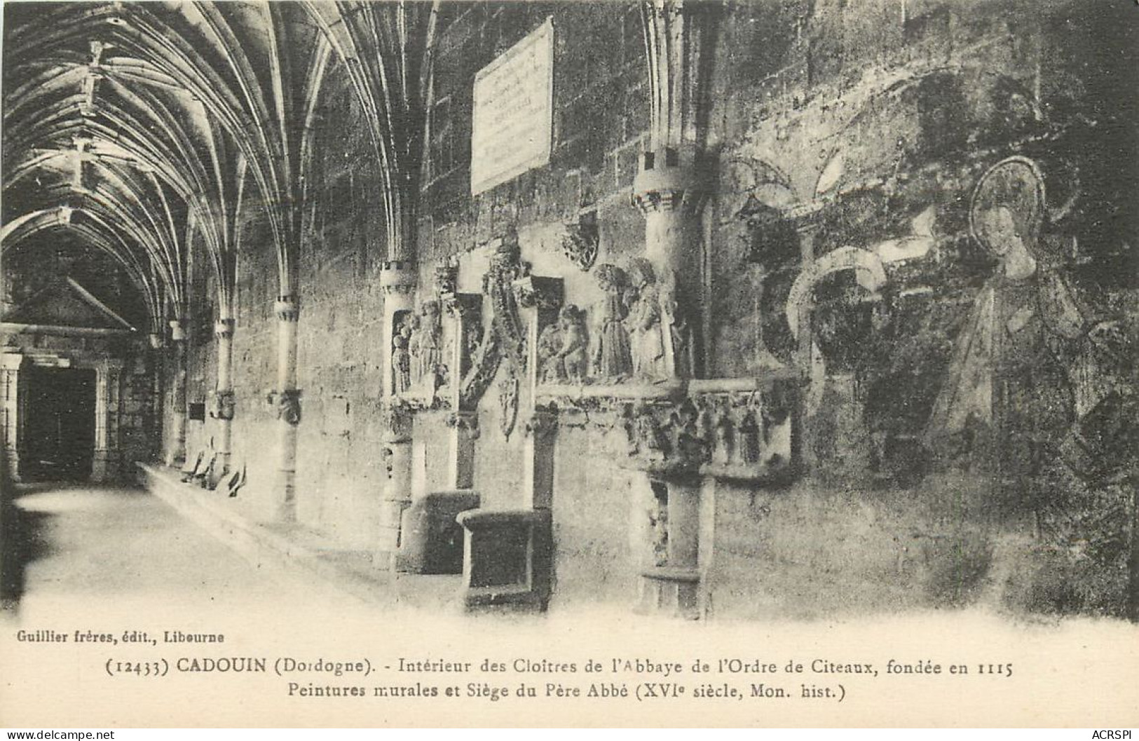 24 Dordogne   Cadouin Intérieur Des Cloîtres De L'abbaye De L'ordre Des Citeaux      N° 11 \MN6035 - Andere & Zonder Classificatie