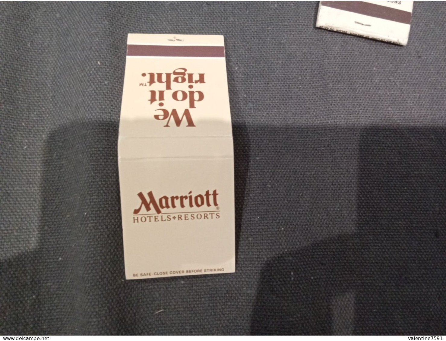 USA . Petite Boîte Aĺlumettes "   Marriott Hotel "   -    Net  1 - Boites D'allumettes