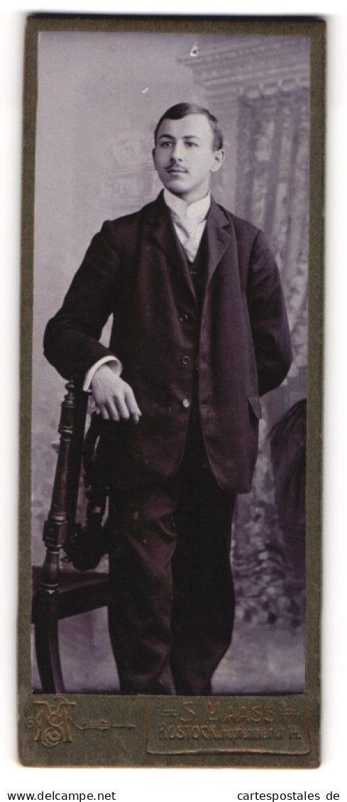 Fotografie S. Maass, Rostock, Portrait Junger Mann Im Anzug Mit Krawatte  - Persone Anonimi