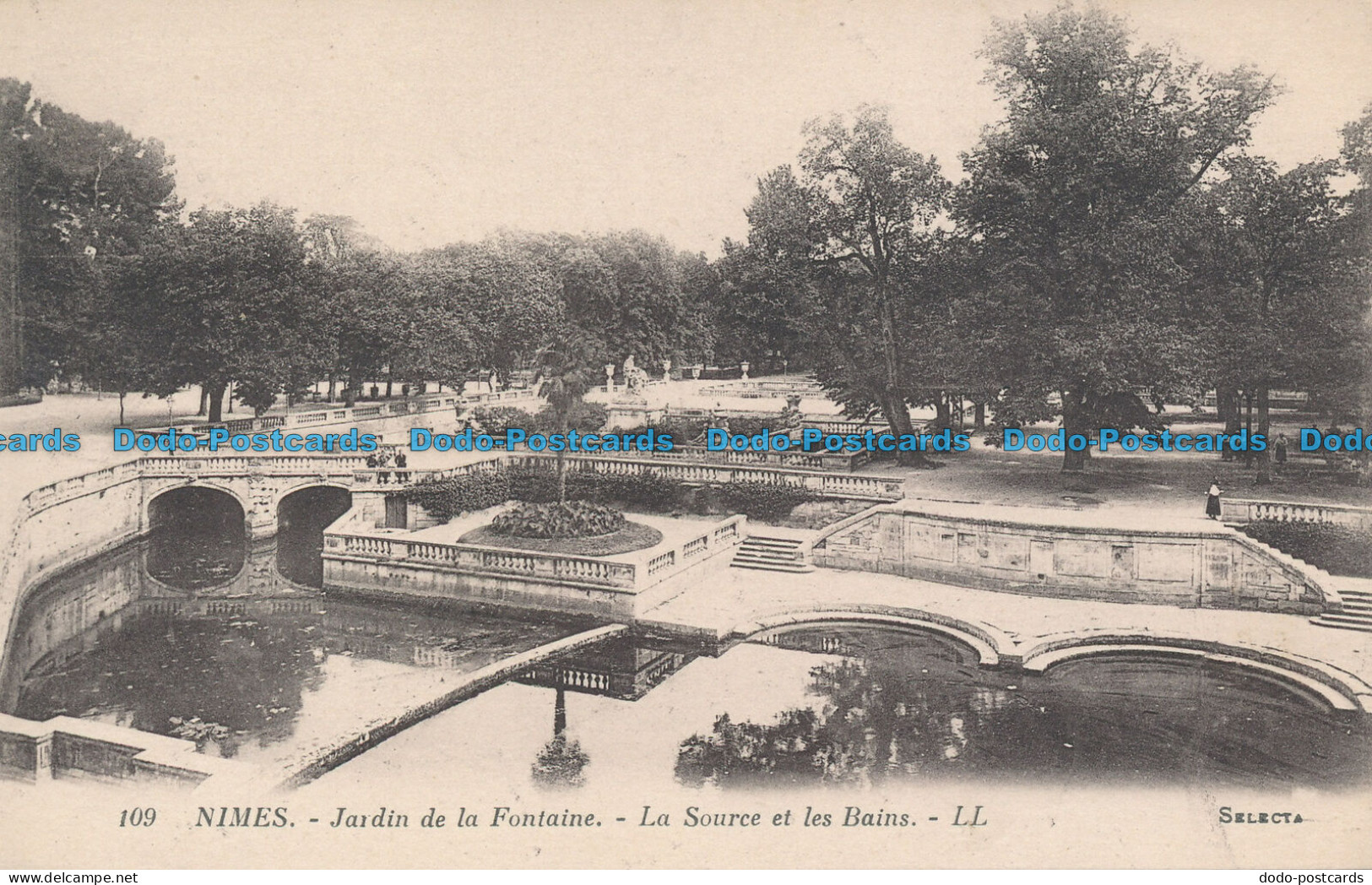 R046472 Nimes. Jardin De La Fontaine. La Source Et Les Bains. Levy Et Neurdein R - World