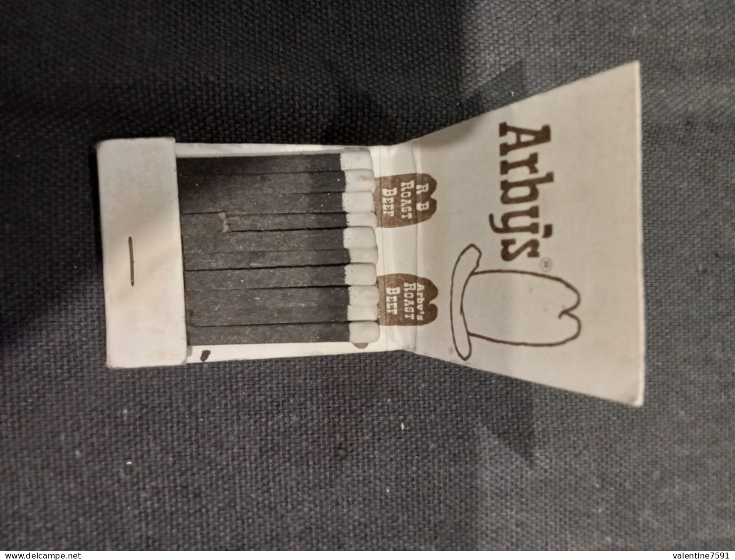 USA . Petite Boîte Aĺlumettes  " Arby's  "          Net  0,50 - Boites D'allumettes