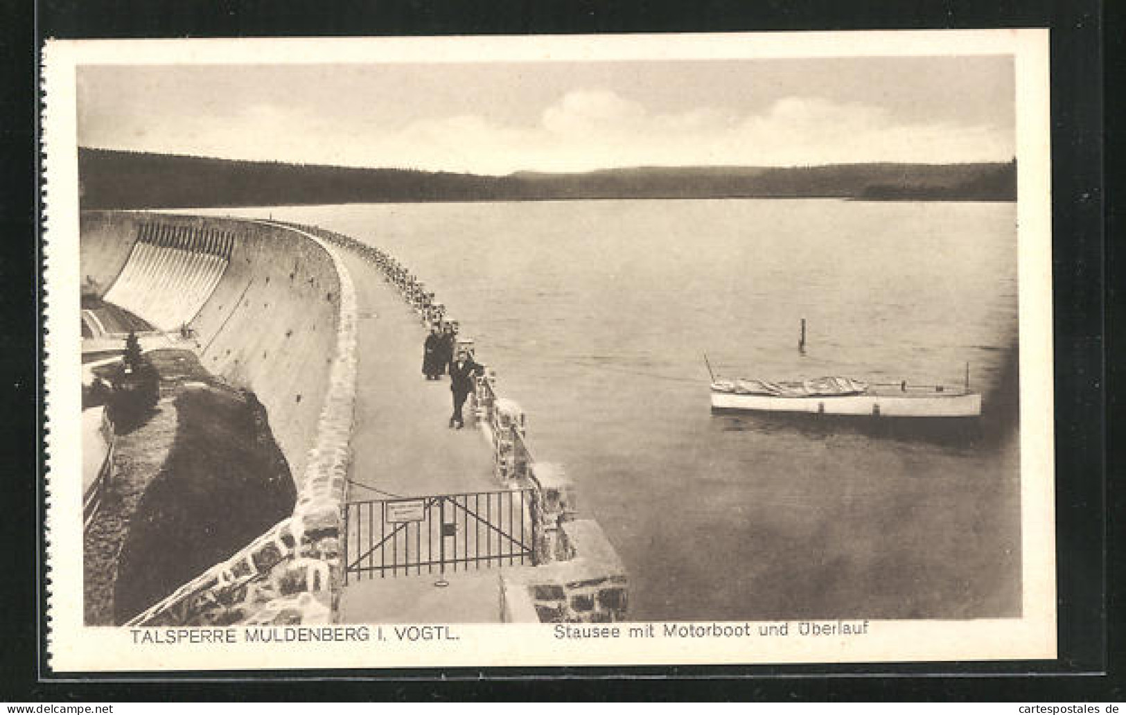 AK Muldenberg / Vogtland, Stausee Mit Motorboot Und Überlauf  - Vogtland