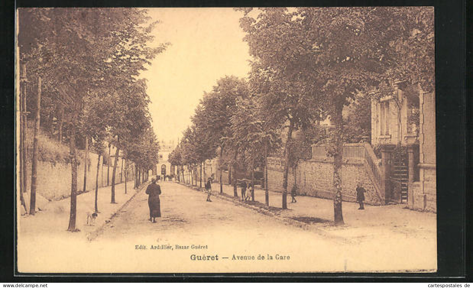 CPA Guéret, Avenue De La Gare  - Guéret