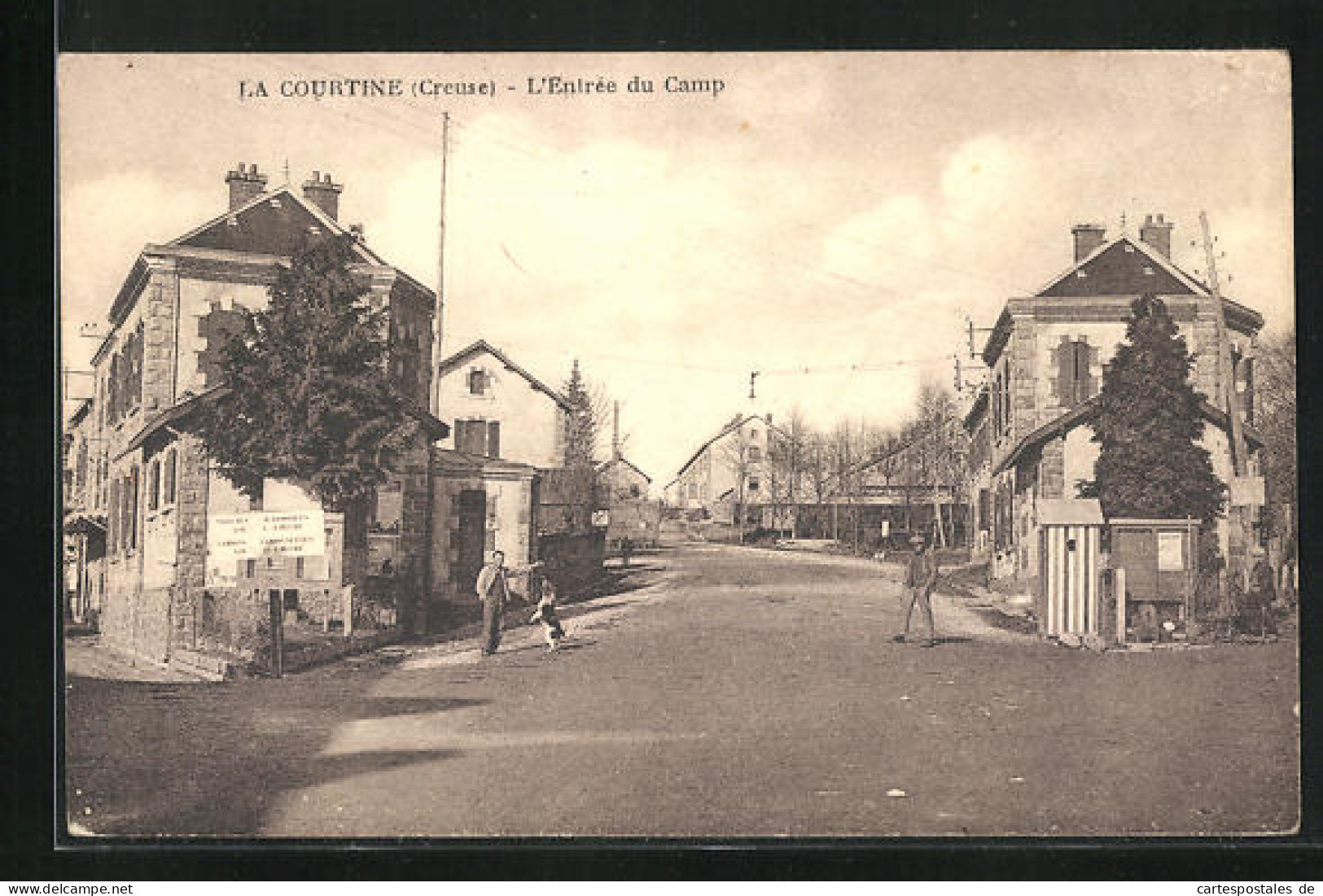 CPA La Courtine, L`Entrée Du Camp  - La Courtine