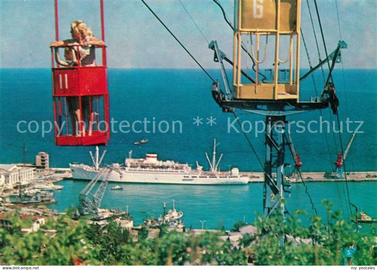 73161243 Jalta Yalta Krim Crimea Seilbahn Stehgondel Hafen  - Ukraine