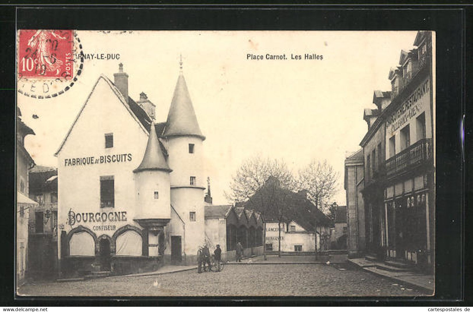 CPA Arnay-le-Duc, Place Carnot, Les Halles  - Arnay Le Duc