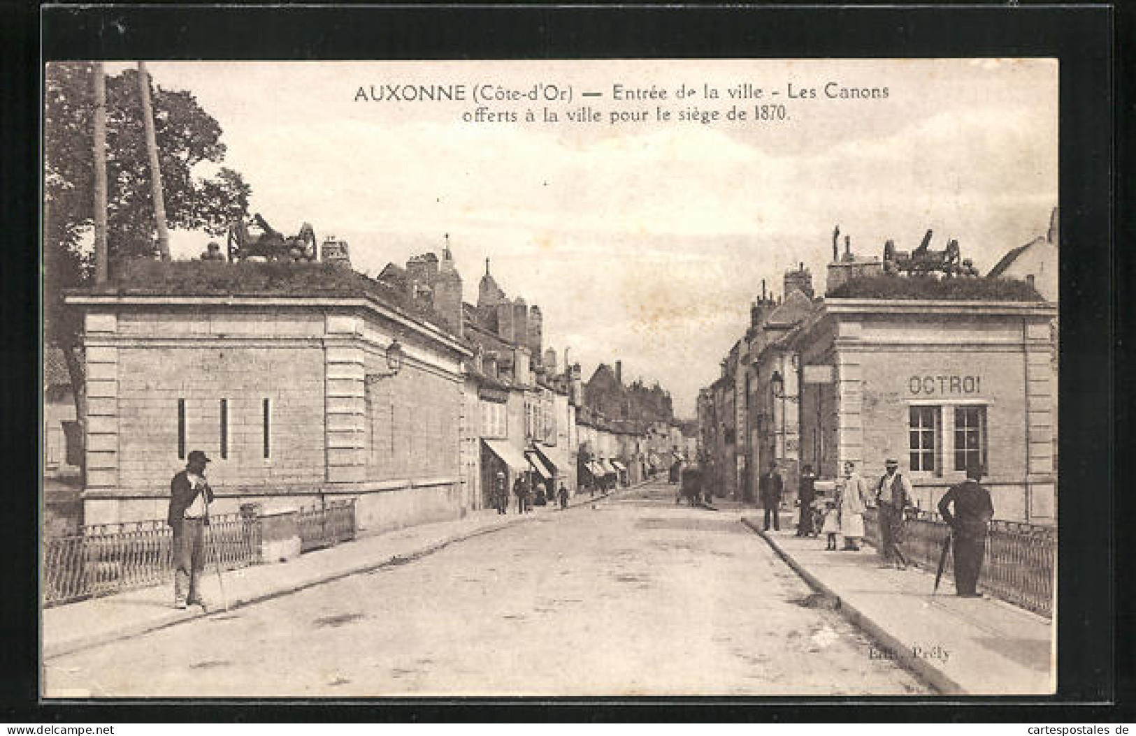 CPA Auxonne, Entrée De La Ville - Les Canons Offerts à La Ville Pour Le Siège De 1870  - Auxonne