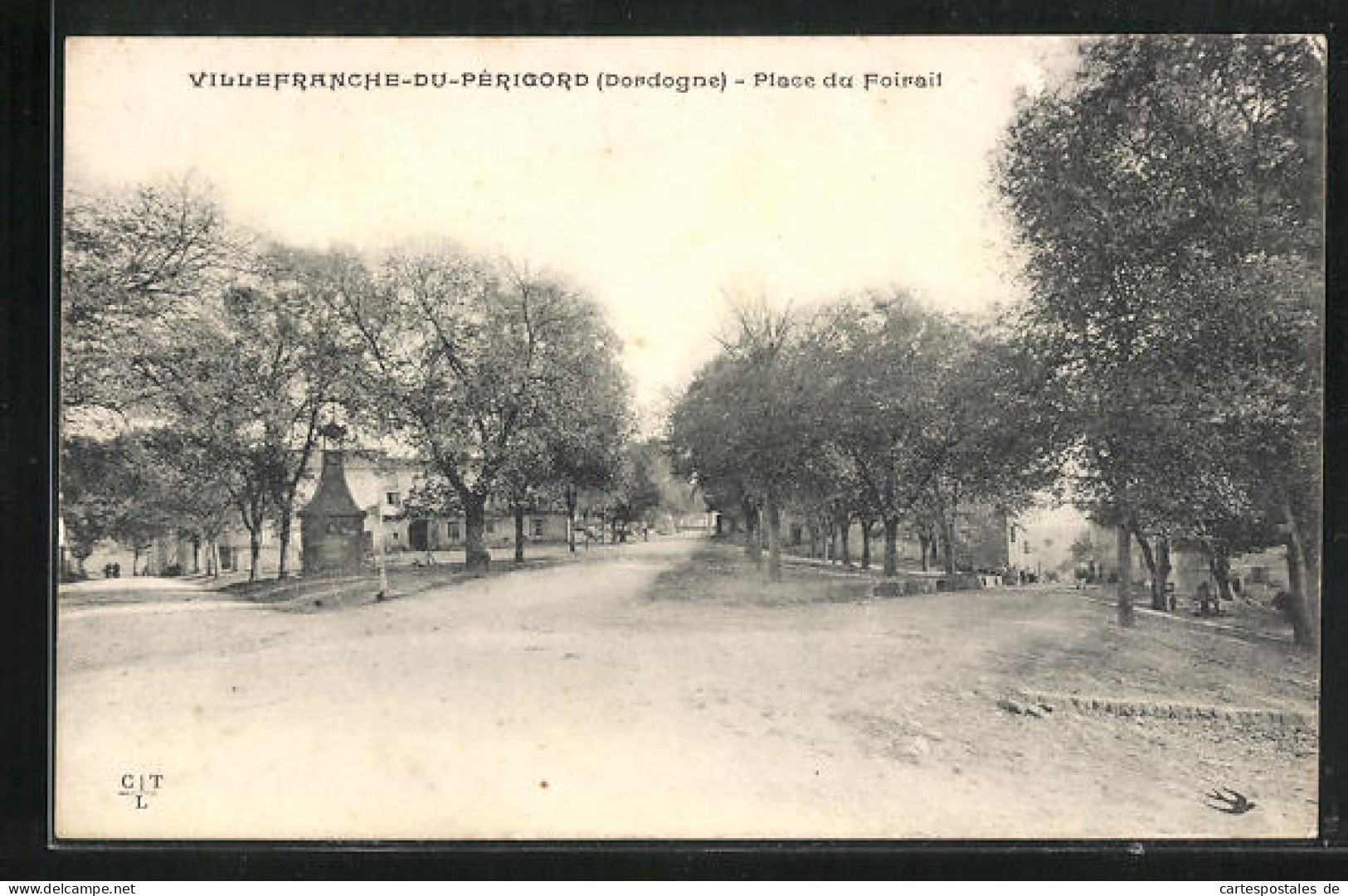 CPA Villefranche-du-Perigord, Place Du Foirail  - Other & Unclassified