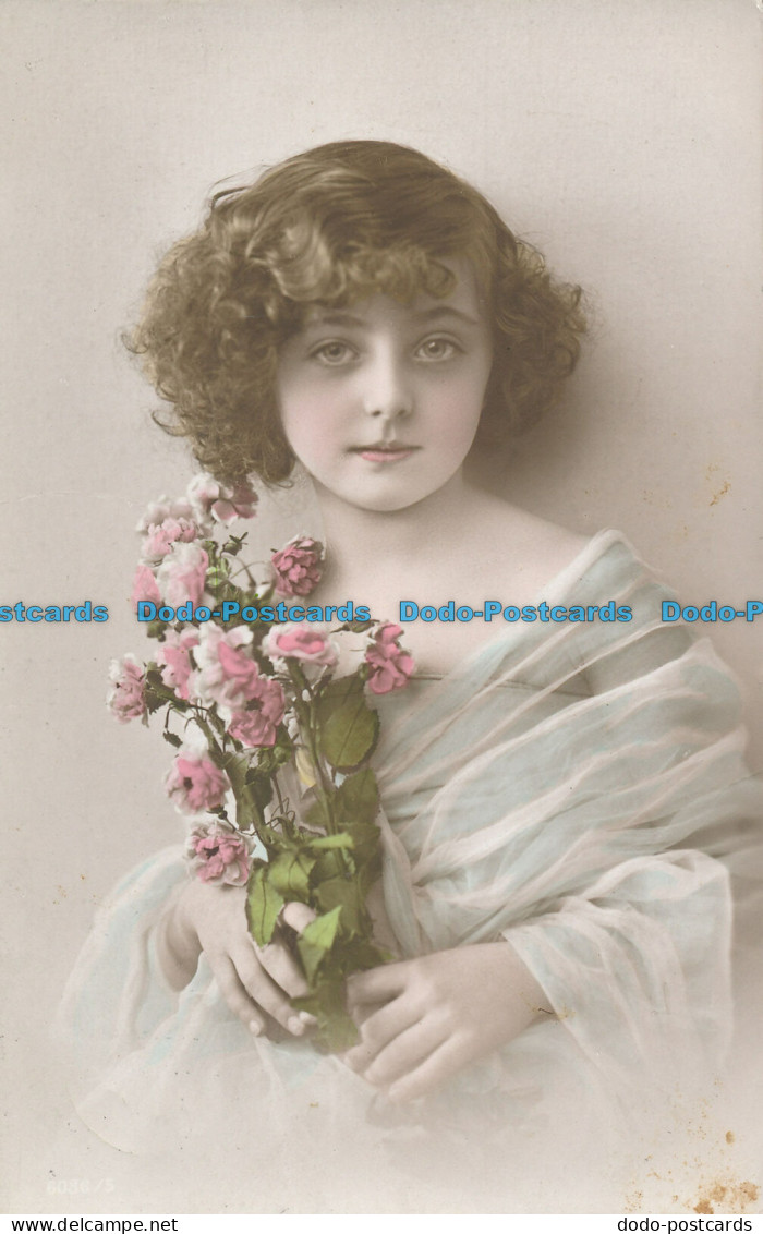 R048371 Old Postcard. A Girl With Flowers. Henderson. Bromide. 1914 - World