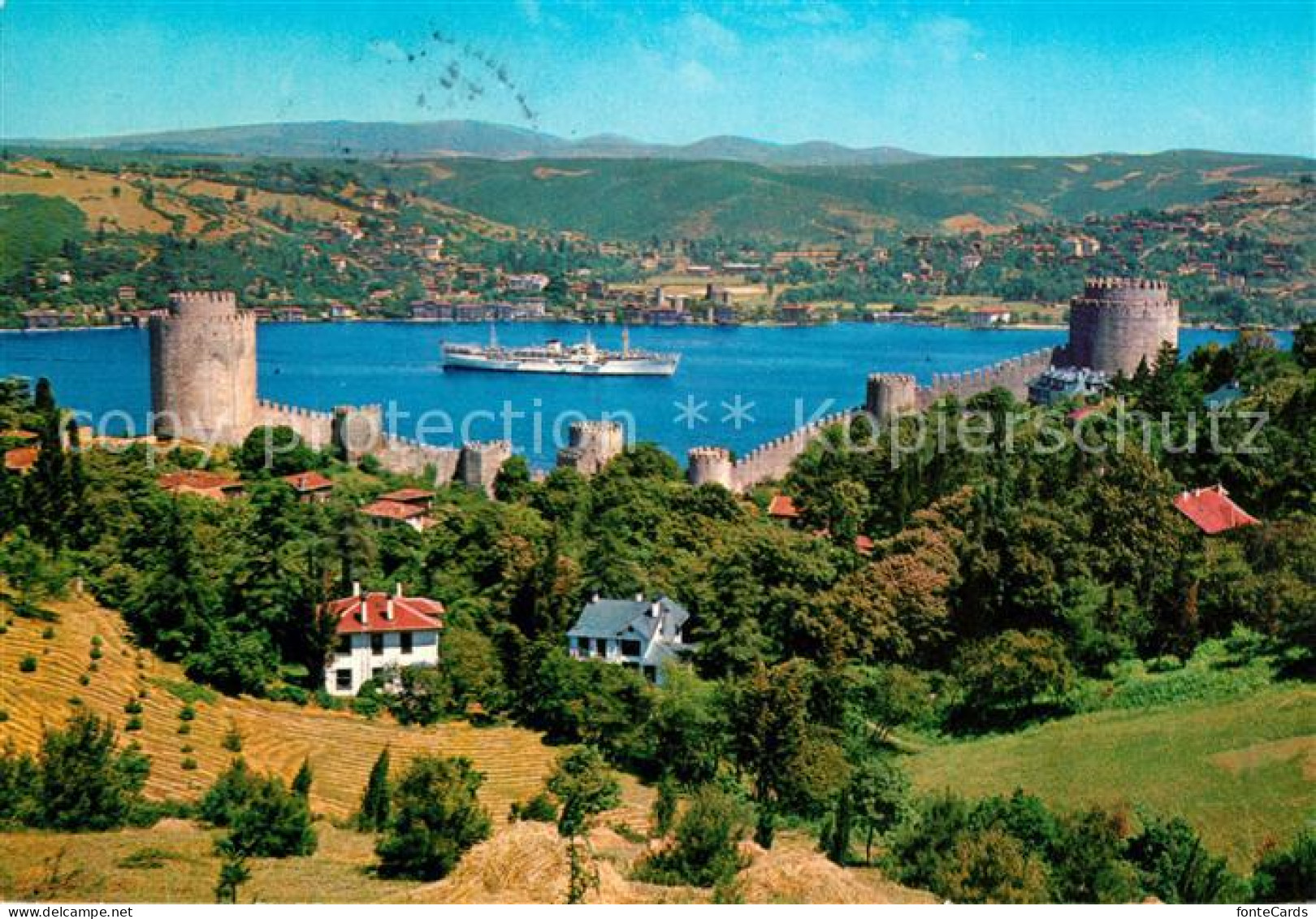 73073170 Istanbul Constantinopel Blick Aus Europa Auf Asien Mit Burg Im Bosphoru - Turkey
