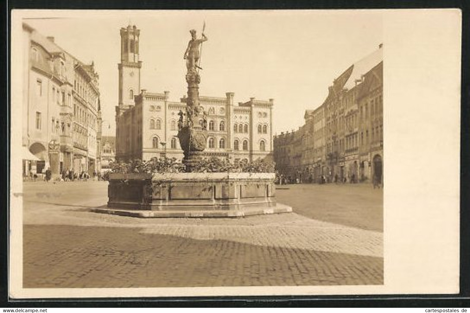 AK Zittau, Denkmal Auf Dem Marktplatz  - Zittau