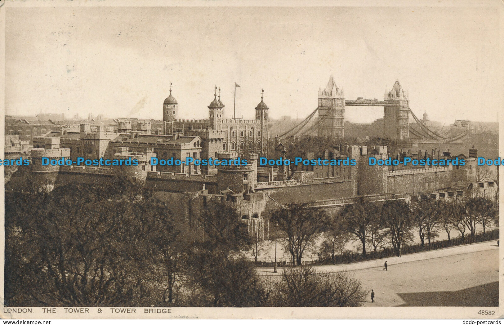 R049115 London. The Tower And Tower Bridge. Photochrom. No 48582. 1928 - Autres & Non Classés