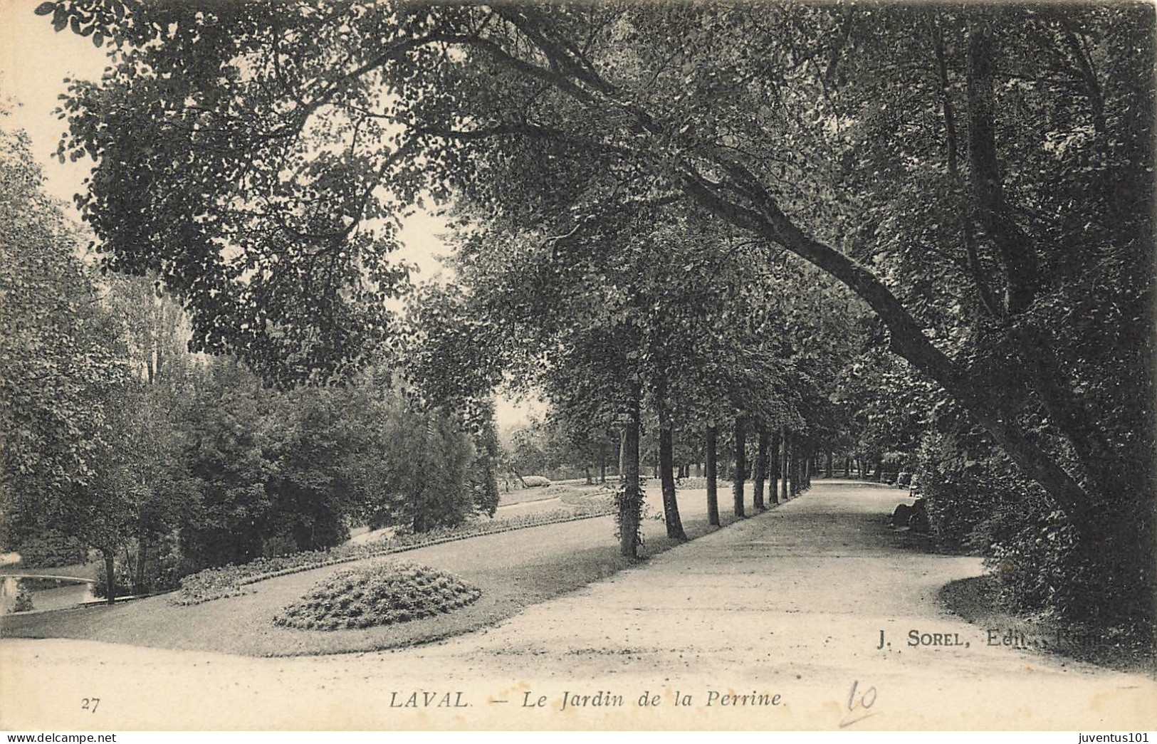 CPA Laval-Le Jardin De La Perrine-27     L2902 - Laval