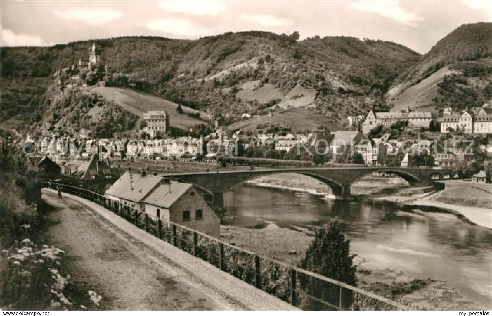 73140576 Cochem Mosel Uferweg An Der Mosel Blick Zur Reichsburg Cochem Mosel - Cochem