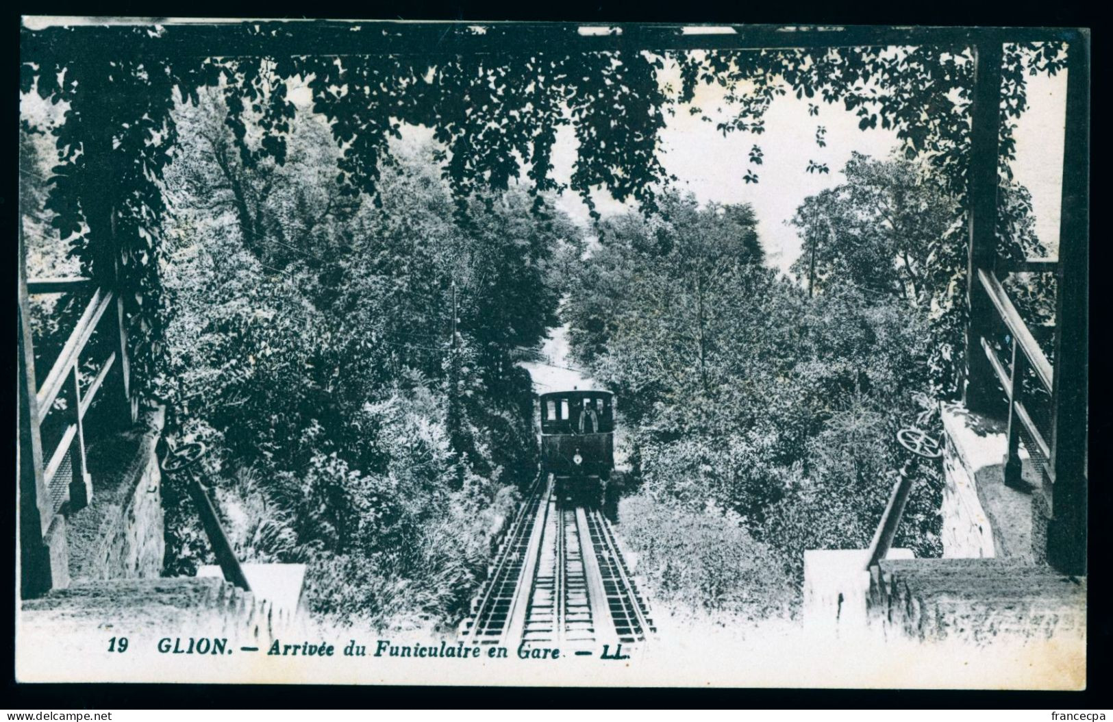 15017 - SUISSE -  GLION - Arrivée Du Funiculaire En Gare - Sonstige & Ohne Zuordnung