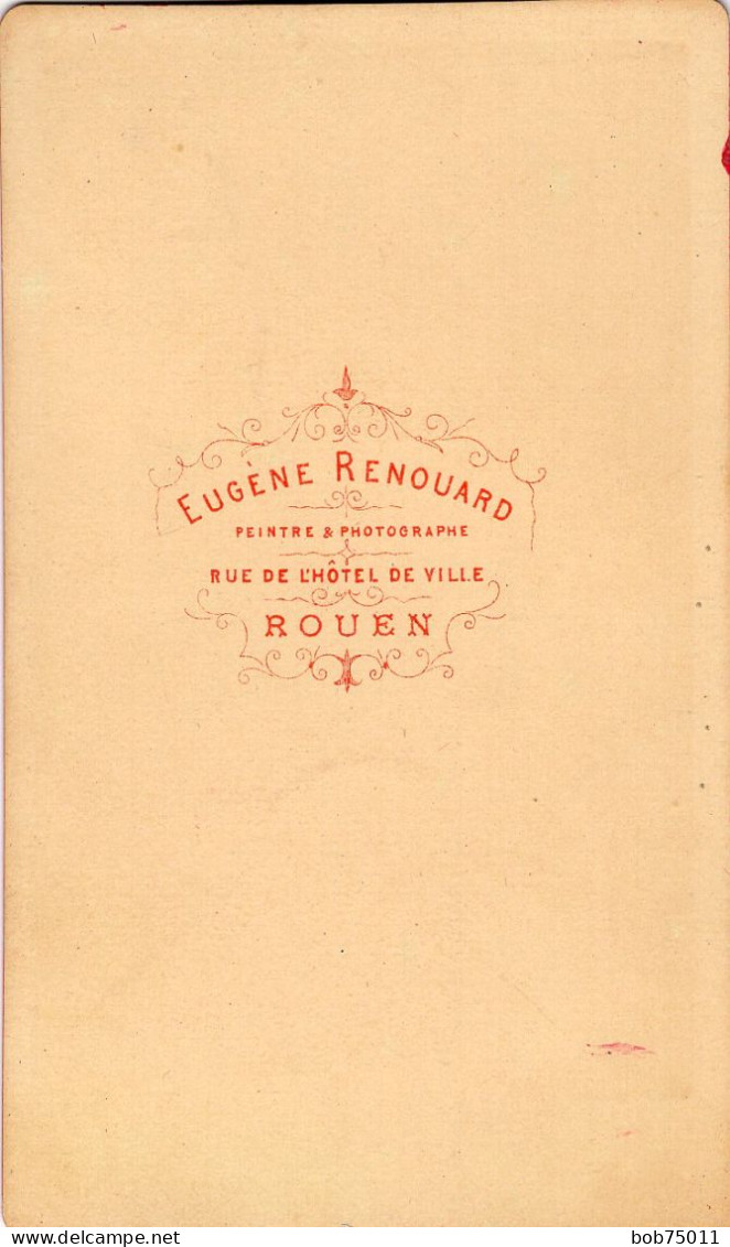 Photo CDV D'un Homme élégant Posant Dans Un Studio Photo A Rouen - Oud (voor 1900)