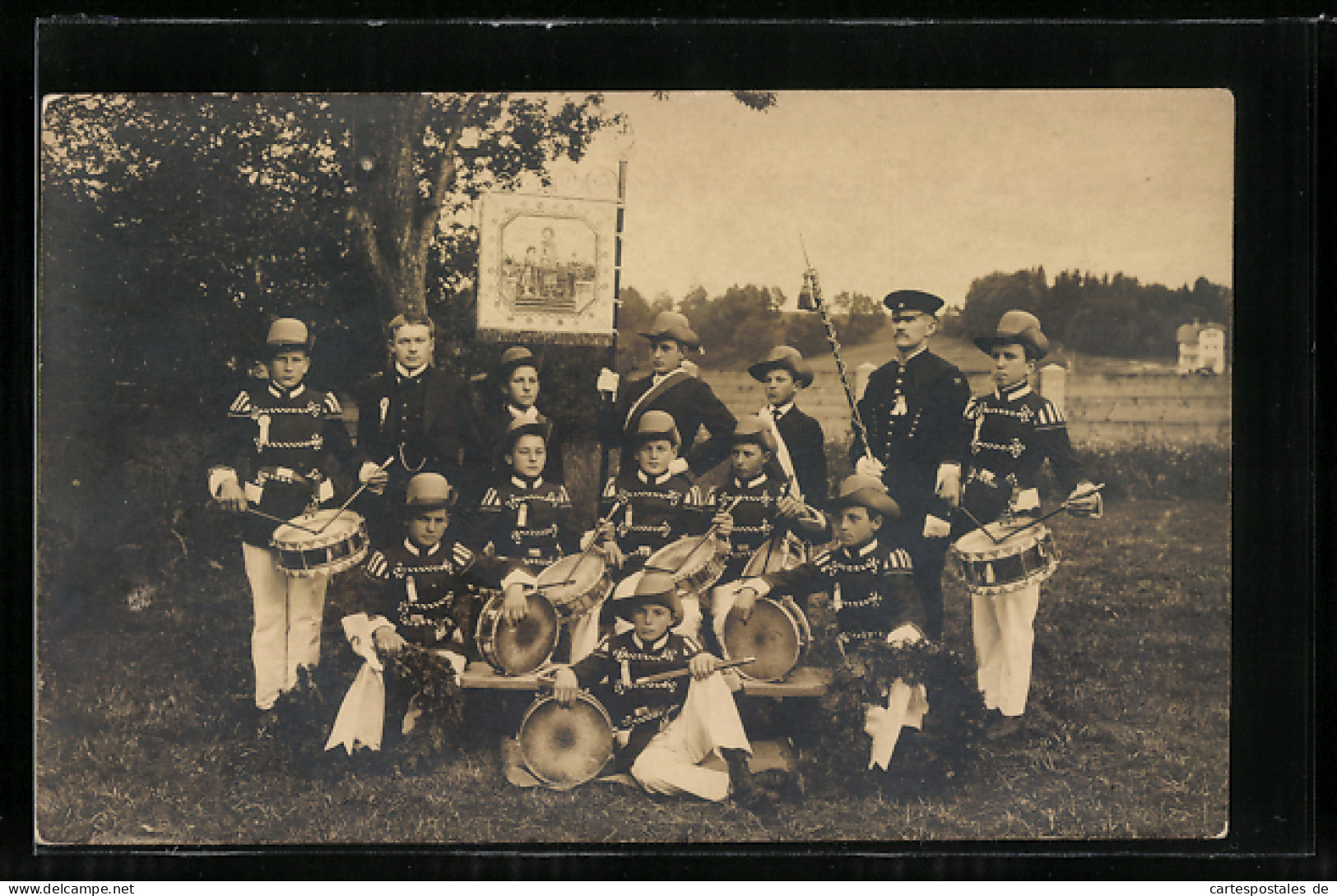 AK Musikanten In Uniform Mit Trommeln  - Music And Musicians