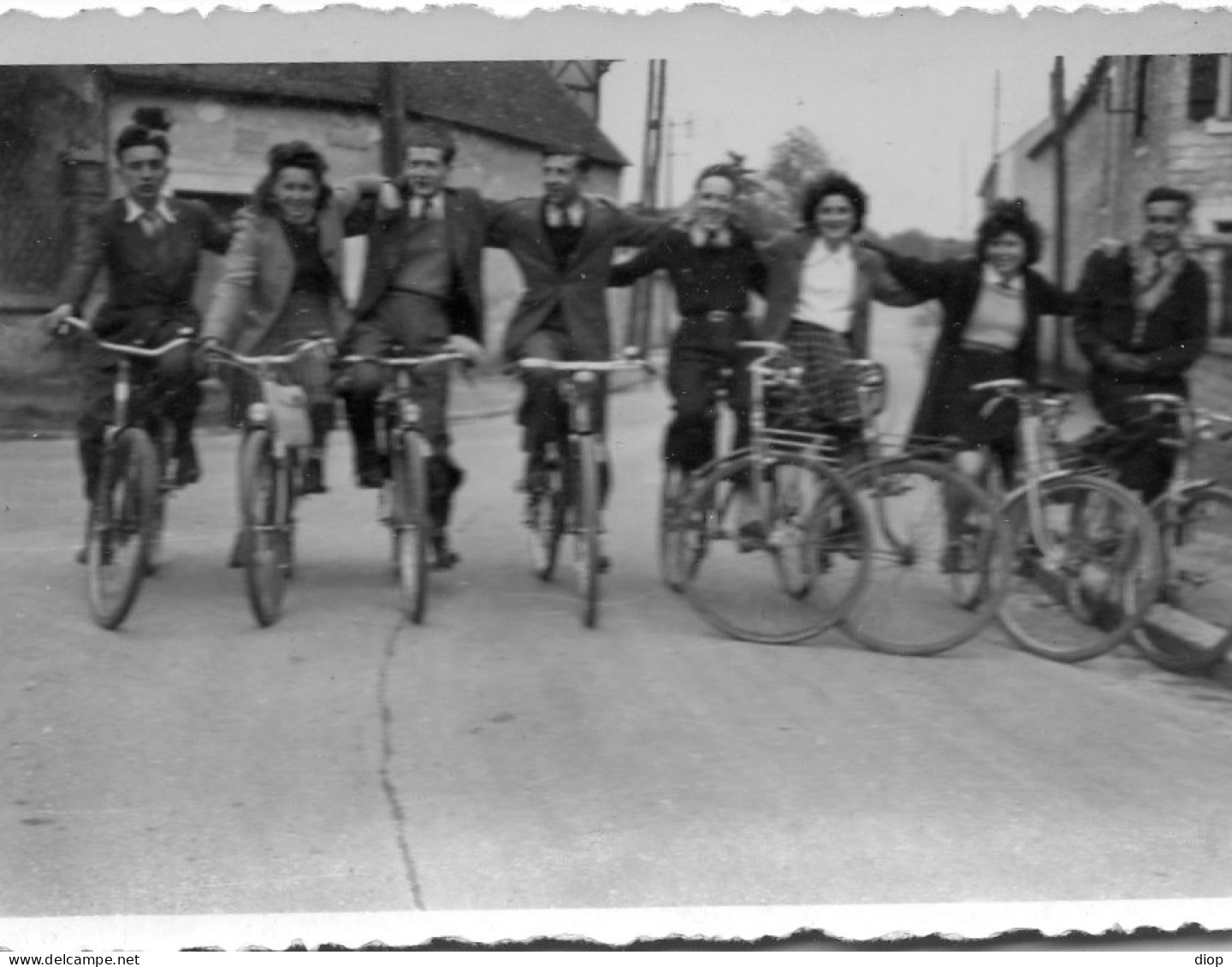 Photographie Photo Vintage Snapshot V&eacute;lo Bicyclette Bicycle Cycliste Amis - Other & Unclassified